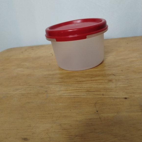 New Tupperware Red Modular mate round #1 - Picture 1 of 5
